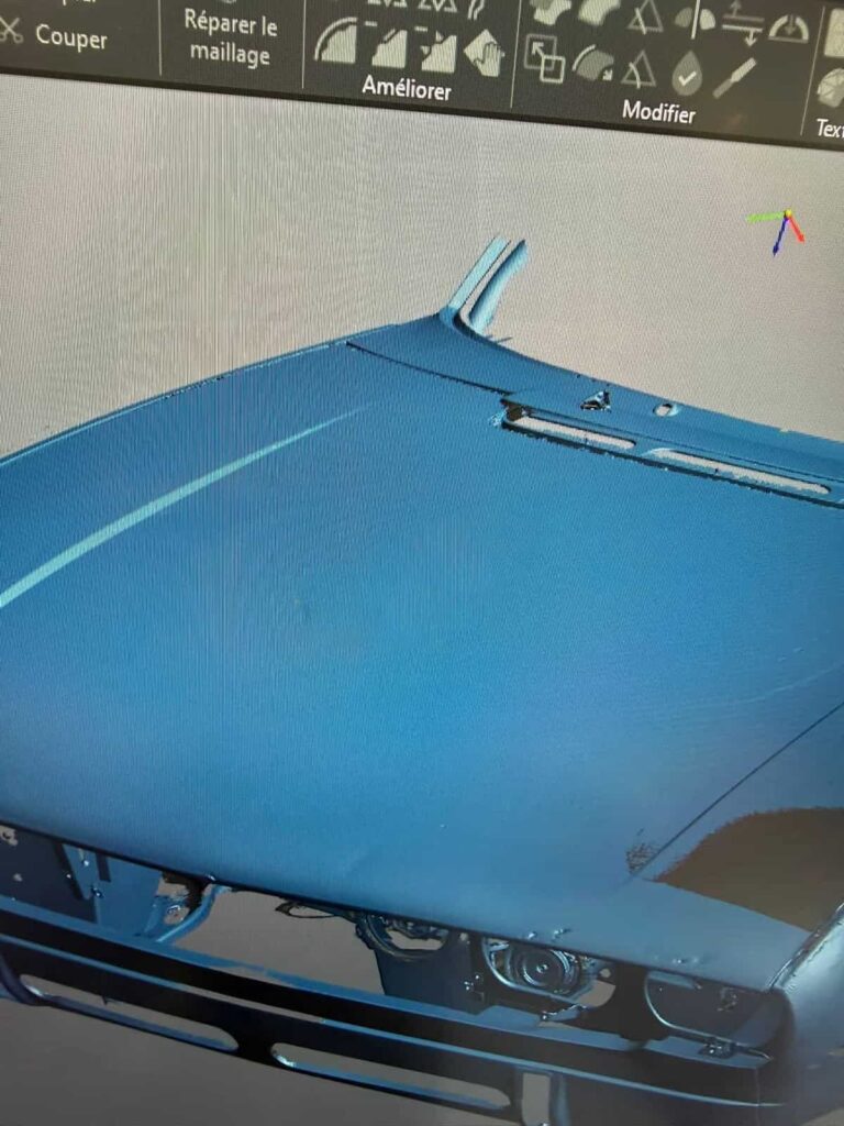 Scan 3d de la zone du capot de la 504 coupé en vue de réaliser un modèle 3d pour les simulations de crashtest